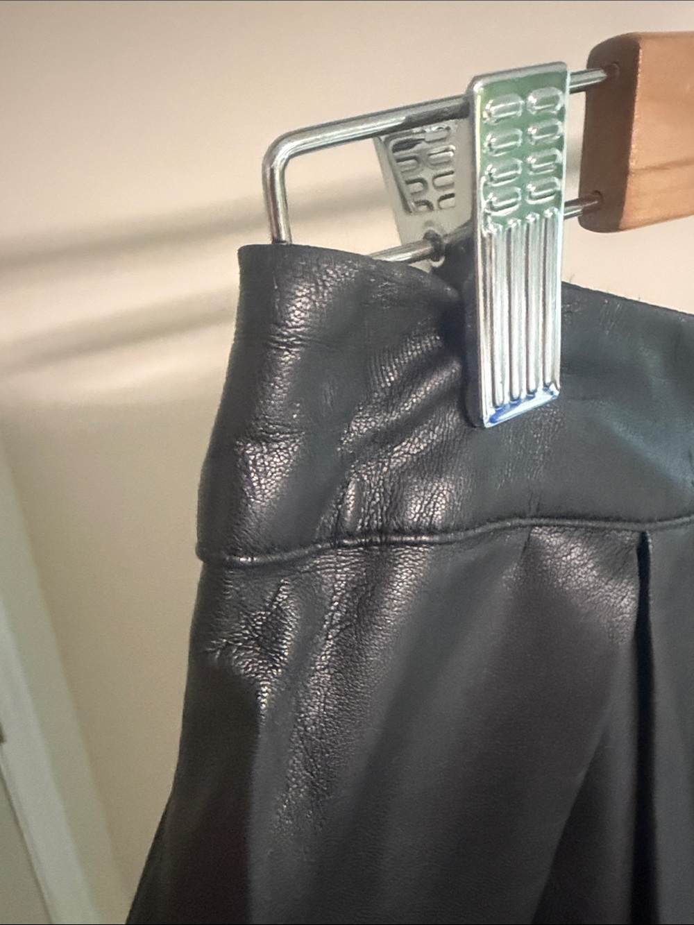 Who What Wear Black Faux Leather A-Line Skirt - Picture 2 of 7